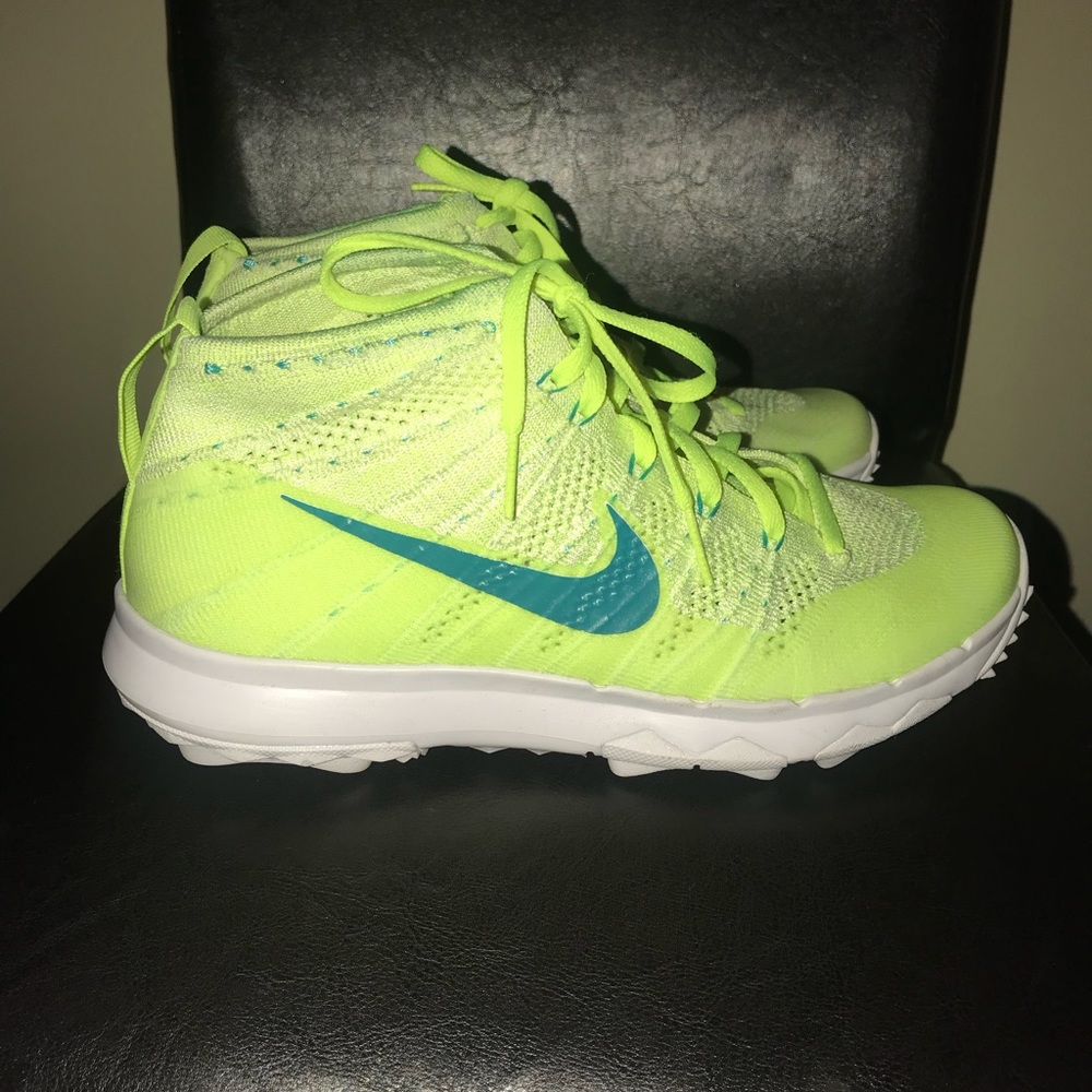 Nike Women's Golf Chukkas in volt Yellow